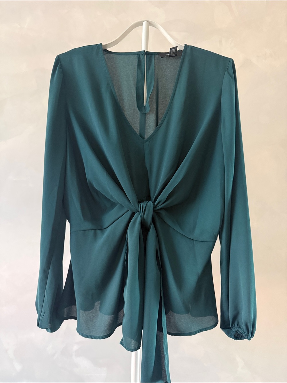 F21+ Flowy Tie Front Top | 1X - Picture 5 of 7